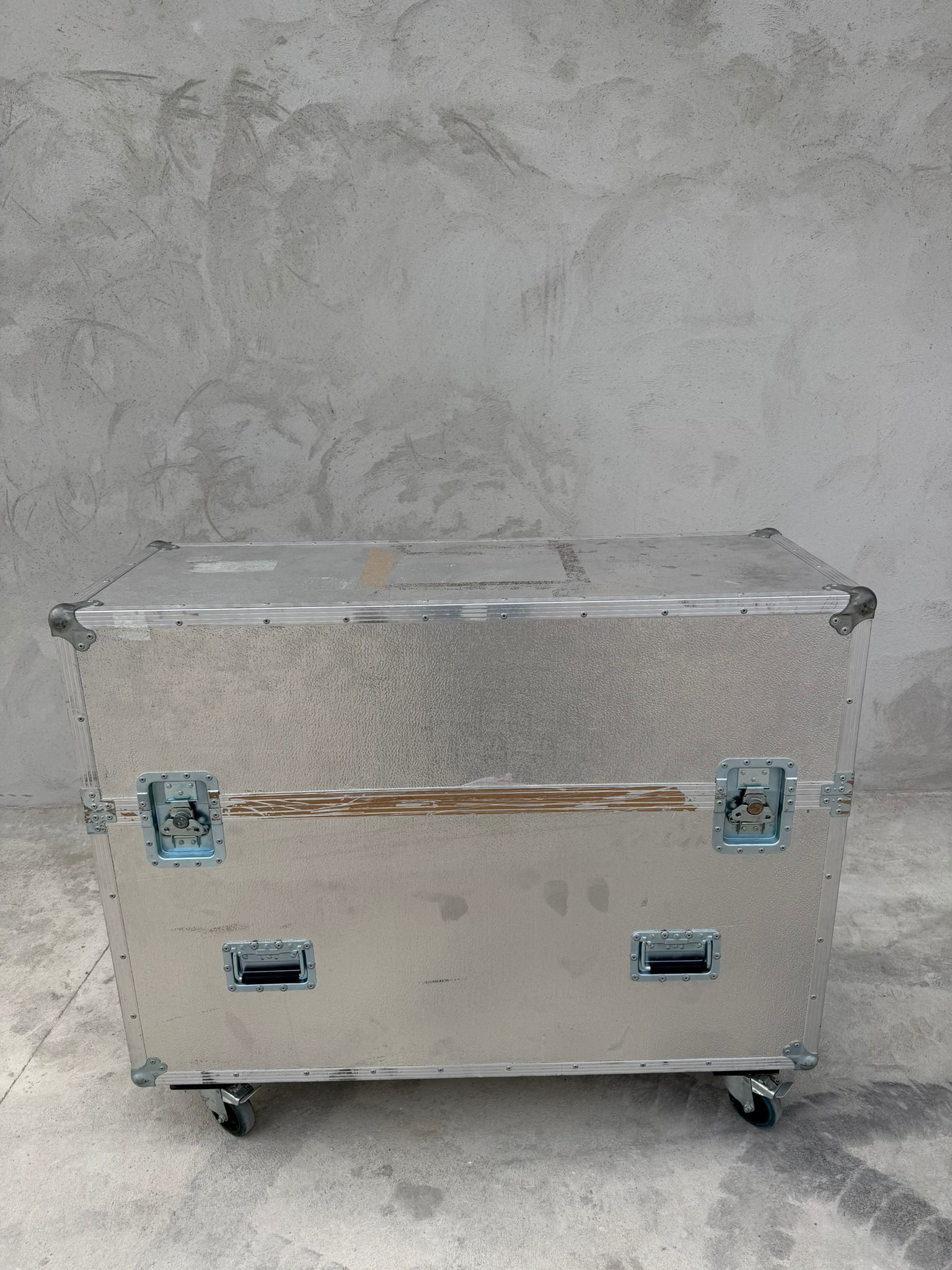 LOTE DE CAJAS METÁLICAS (FLIGHT CASE)